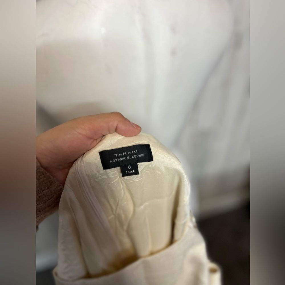 Dress   - Picture 7 of 10